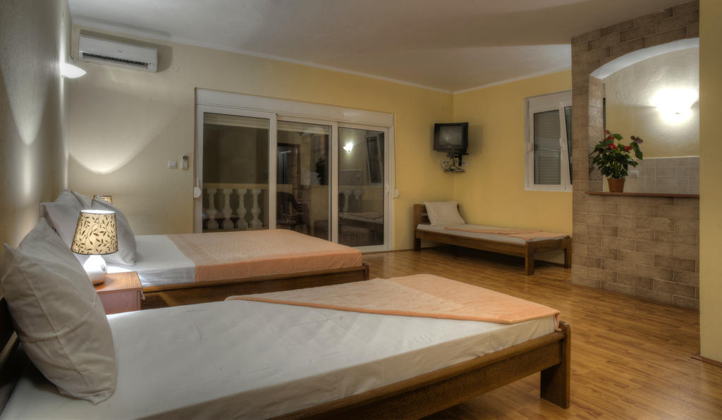 Castellamare Residence Petrovac Quarto foto